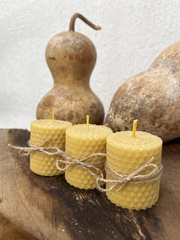 Rolled short beeswax candle